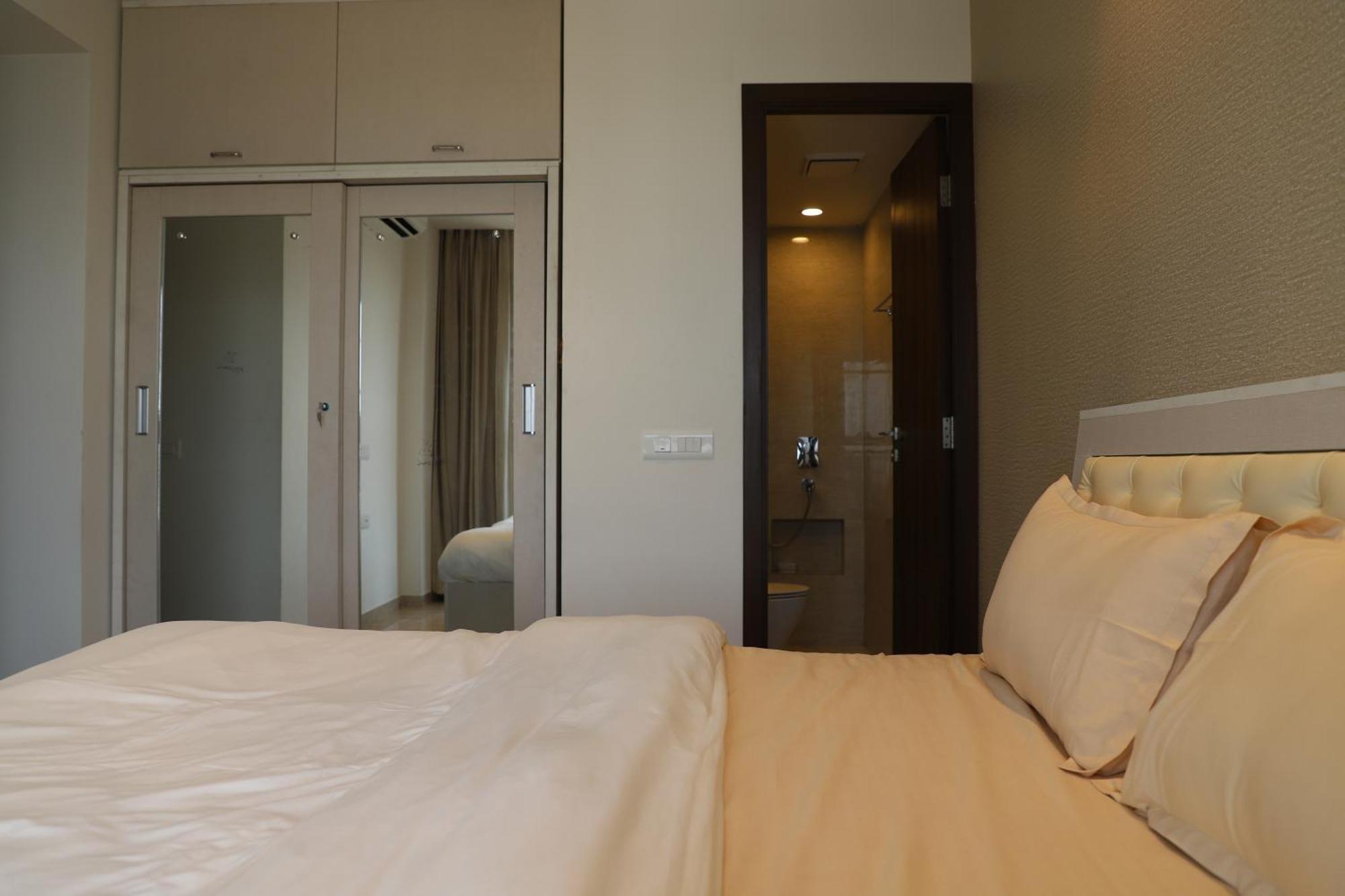 Zenia Luxury Suites And Serviced Apartments Bombay Exterior foto